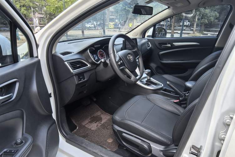 Used Brilliance H3 2017 1.5L Automatic Elite Model Left Front Seat