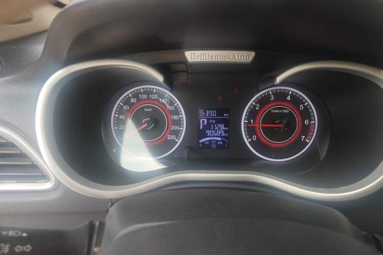 Used Brilliance H3 2017 1.5L Automatic Elite Model Odometer Close Up
