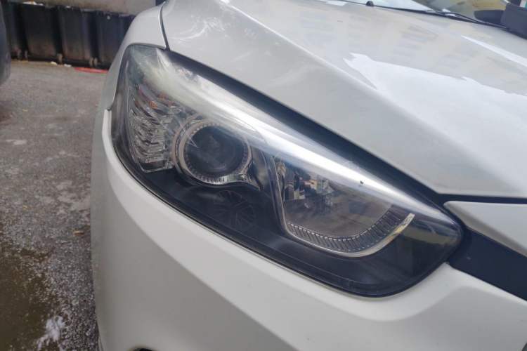 Used Brilliance H3 2017 1.5L Manual Elite Model Right Front Headlight