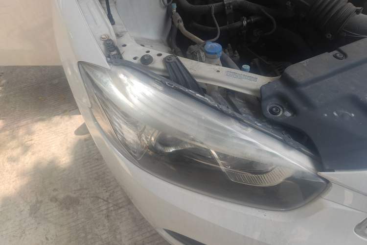 Used Brilliance H3 2017 1.5L Automatic Elite Model Right Front Headlight