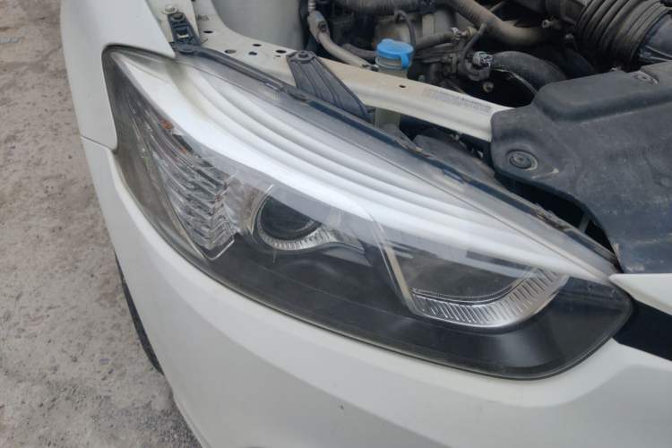 Used Brilliance H3 2017 1.5L Manual Luxury Model Right Front Headlight