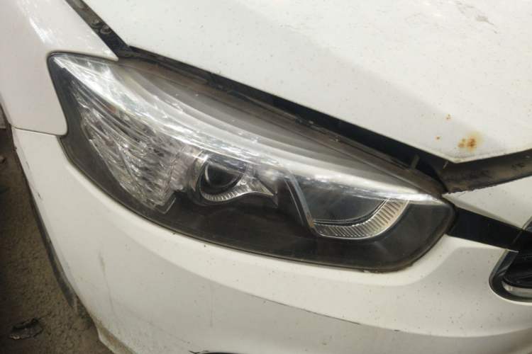 Used Brilliance H3 2017 1.5L Automatic Elite Model Right Front Headlight