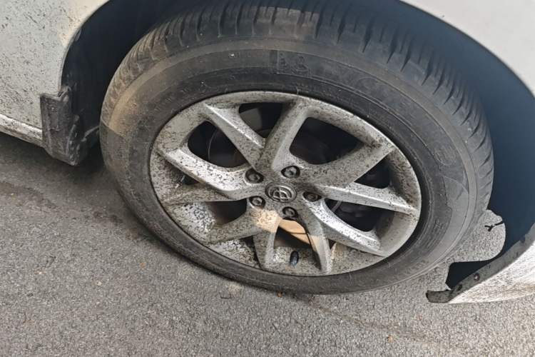 Used Brilliance H3 2017 1.5L Manual Elite Model Right Front Wheel Hub