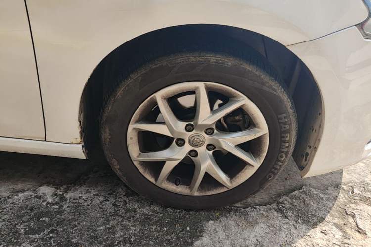 Used Brilliance H3 2017 1.5L Automatic Luxury Model Right Front Wheel Hub