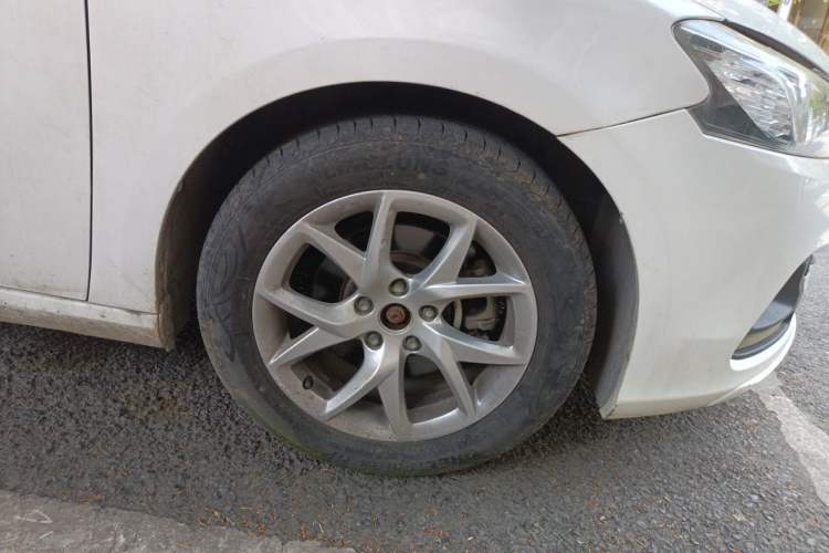 Used Brilliance H3 2017 1.5L Manual Luxury Model Right Front Wheel Hub