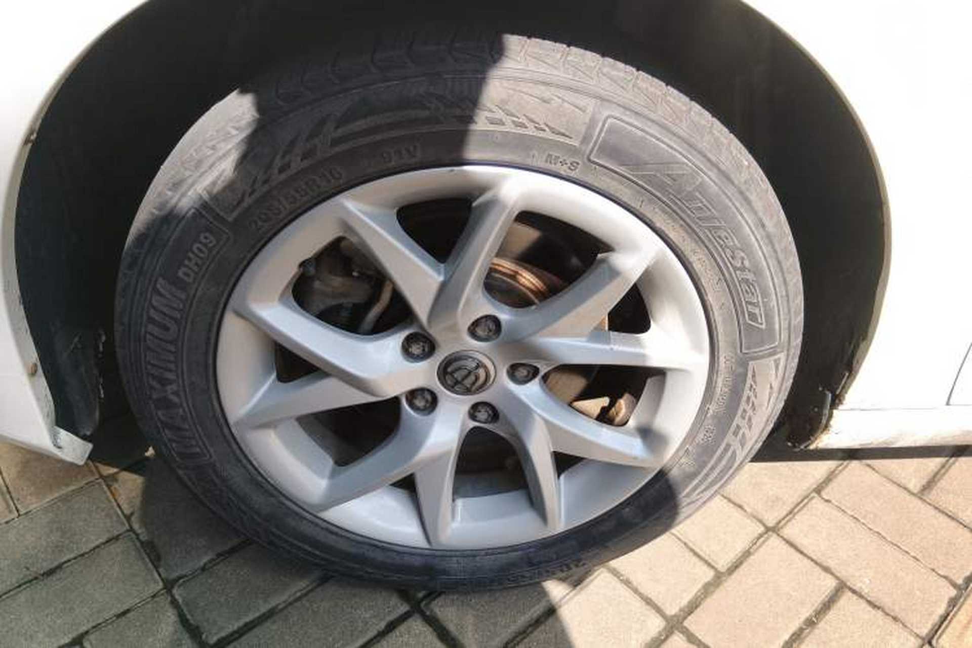 Used Brilliance H3 2017 1.5L Manual Elite Model Right Front Wheel Hub