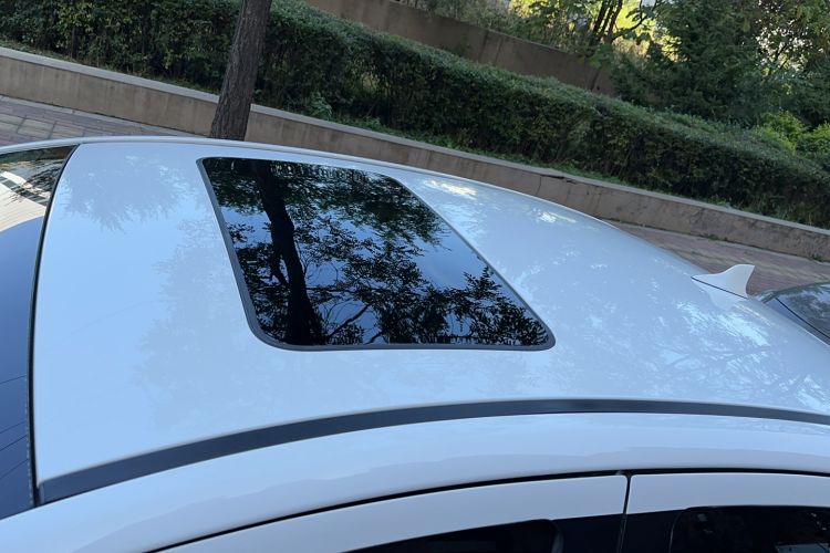 Used Brilliance H3 2017 1.5L Manual Luxury Model Roof