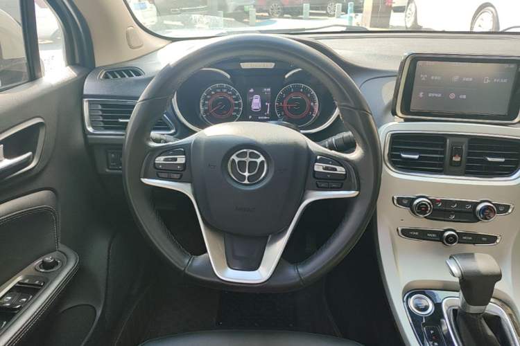 Used Brilliance H3 2017 1.5L Automatic Luxury Model Steering Wheel