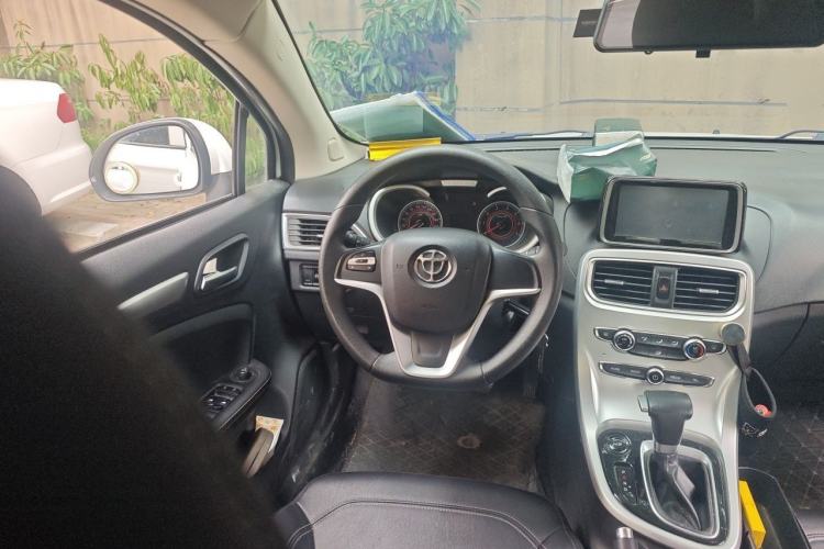 Used Brilliance H3 2017 1.5L Automatic Elite Model Steering Wheel