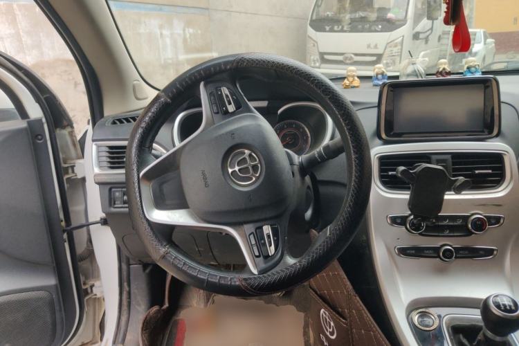 Used Brilliance H3 2017 1.5L Manual Luxury Model Steering Wheel