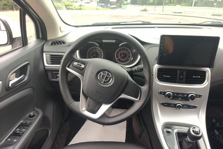 Used Brilliance H3 2017 1.5L Manual Elite Model Steering Wheel