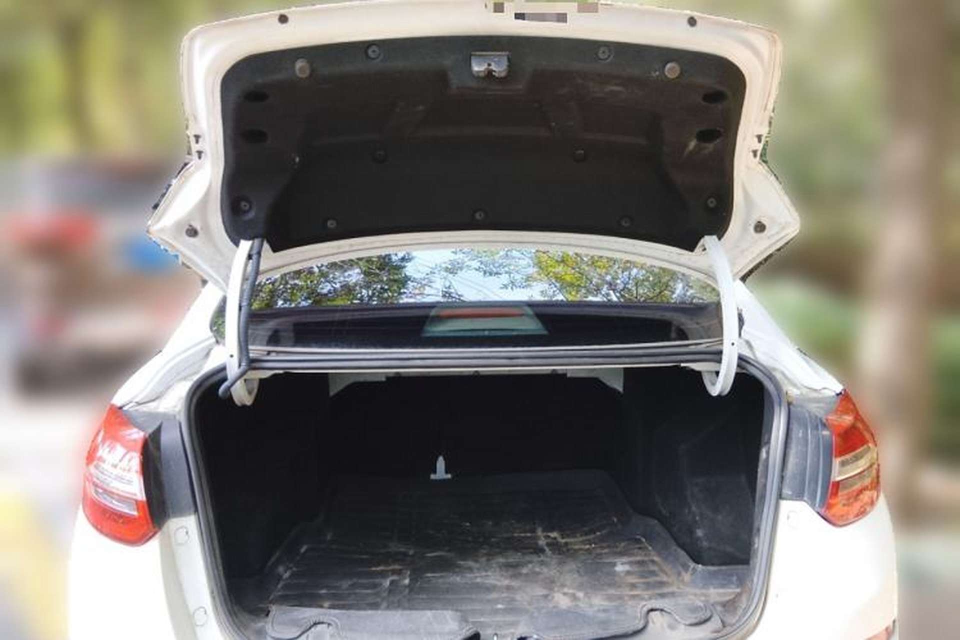 Used Brilliance H3 2017 1.5L Manual Elite Model Trunk