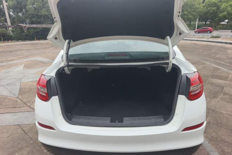 Used Brilliance H3 2017 1.5L Manual Elite Model Trunk