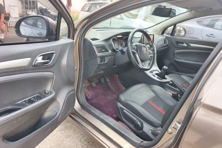 Used Brilliance H3 2017 1.5L Manual Luxury Model Driver Seat