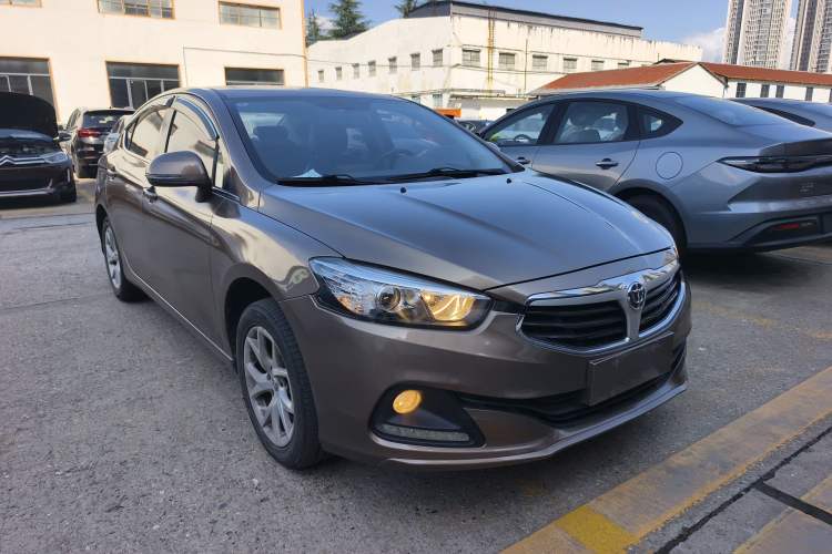 Used Brilliance H3 2017 1.5L Manual Luxury Model Front Right 45 Deg