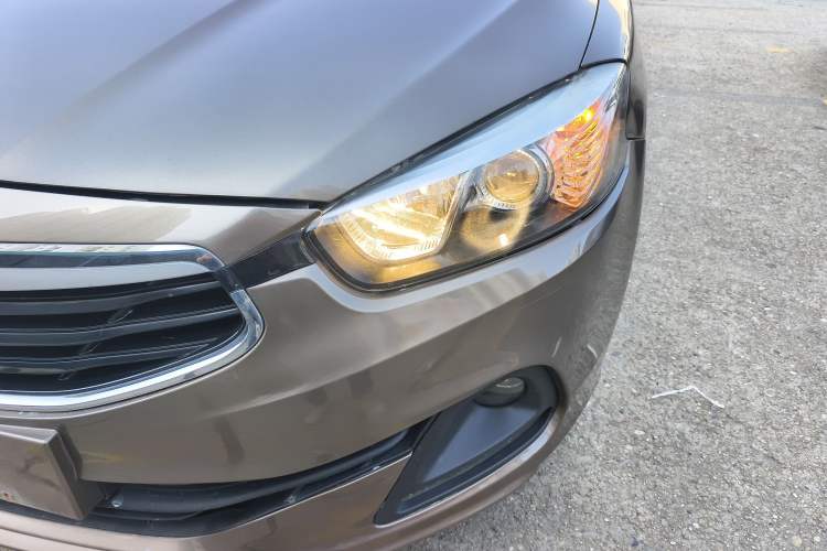 Used Brilliance H3 2017 1.5L Manual Luxury Model Left Front Headlight