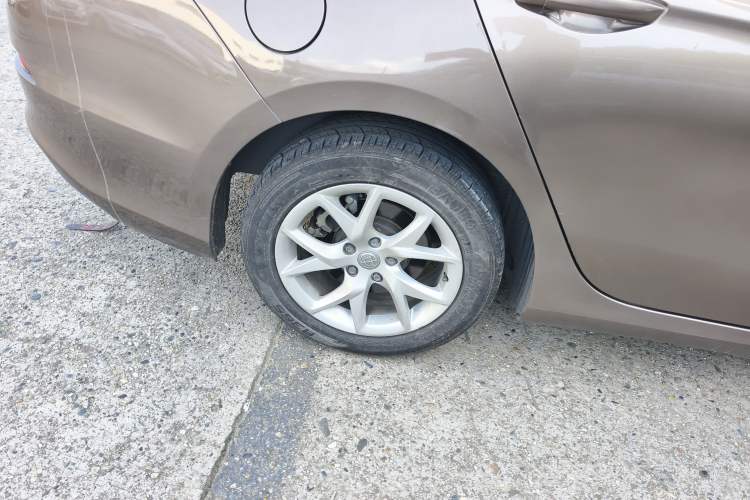Used Brilliance H3 2017 1.5L Manual Luxury Model Right Rear Wheel Hub