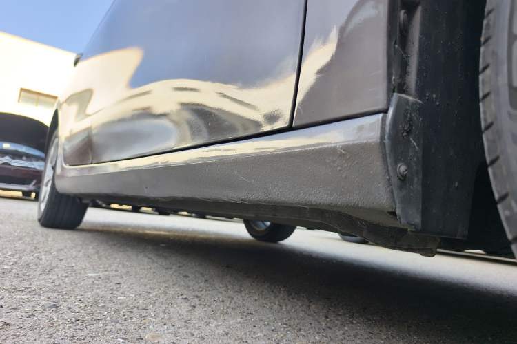 Used Brilliance H3 2017 1.5L Manual Luxury Model Right Side Sill