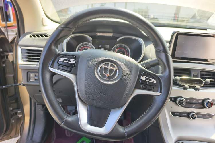 Used Brilliance H3 2017 1.5L Manual Luxury Model Steering Wheel