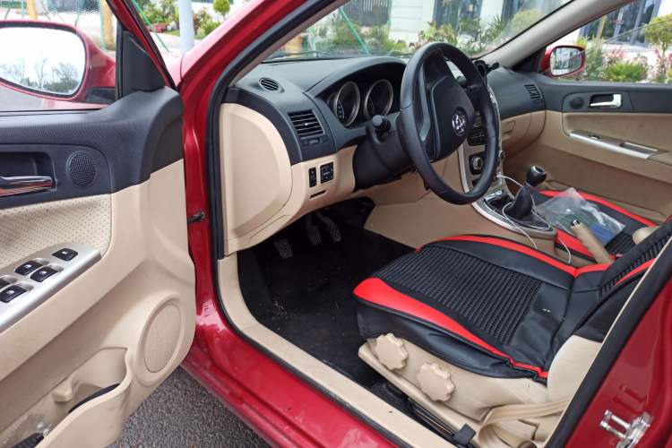 Used Brilliance H320 2012 1.5L Manual Luxury Version Driver Seat