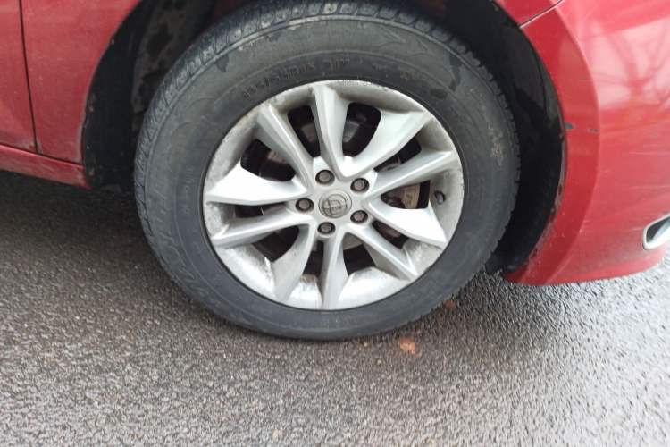 Used Brilliance H320 2012 1.5L Manual Luxury Version Right Front Wheel Hub