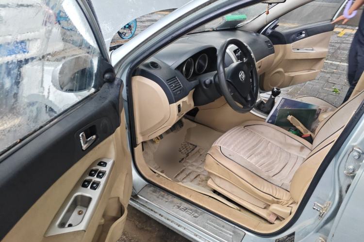 Used Brilliance H320 2012 1.5L Manual Comfort Edition Driver Seat
