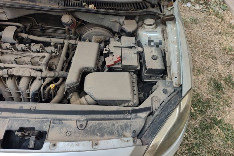 Used Brilliance H320 2012 1.5L Manual Comfort Edition Engine Bay Left