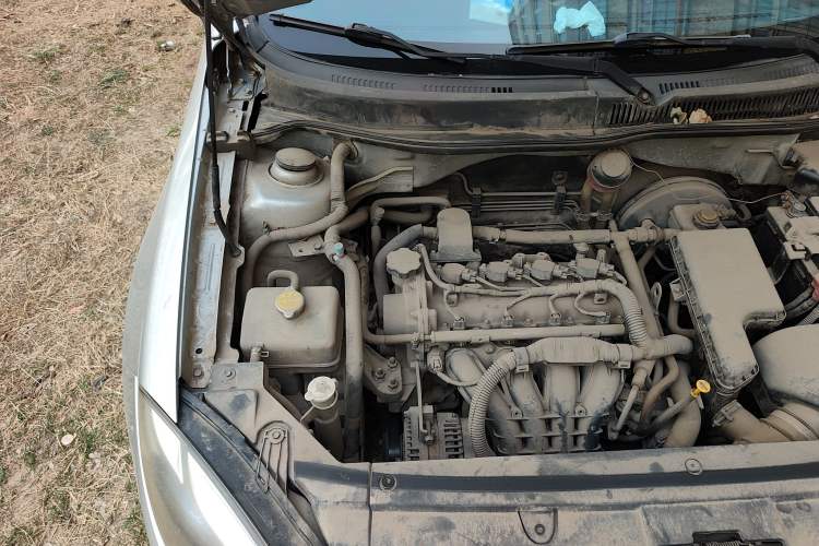 Used Brilliance H320 2012 1.5L Manual Comfort Edition Engine Bay Right