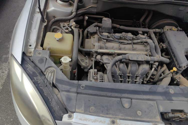 Used Brilliance H320 2012 1.5L Manual Comfort Edition Engine Bay Right