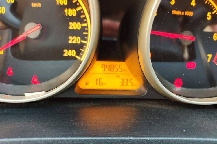 Used Brilliance H320 2012 1.5L Manual Comfort Edition Odometer Close Up