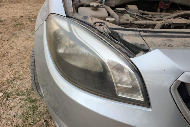Used Brilliance H320 2012 1.5L Manual Comfort Edition Right Front Headlight