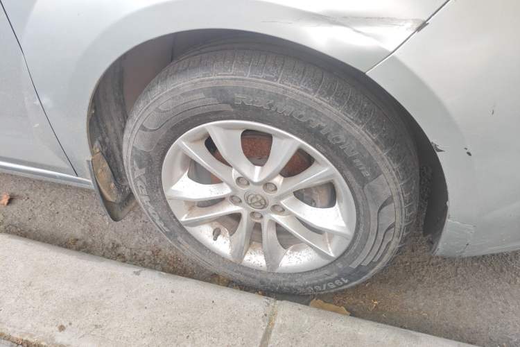 Used Brilliance H320 2012 1.5L Manual Comfort Edition Right Front Wheel Hub