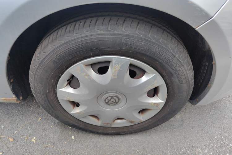 Used Brilliance H320 2012 1.5L Manual Comfort Edition Right Front Wheel Hub