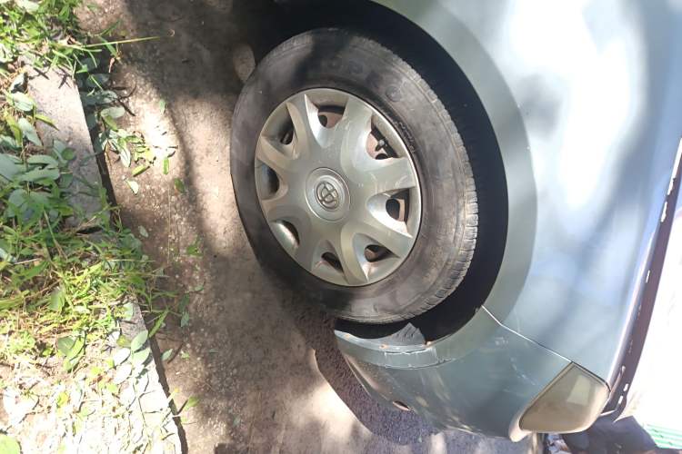Used Brilliance H320 2012 1.5L Automatic Comfort Edition Right Front Wheel Hub
