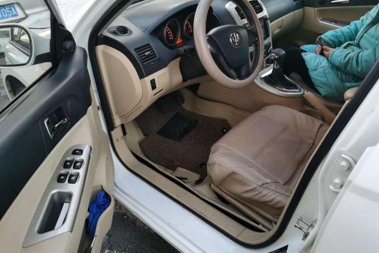 Used Brilliance H320 2012 1.5L Automatic Comfort Edition Driver Seat