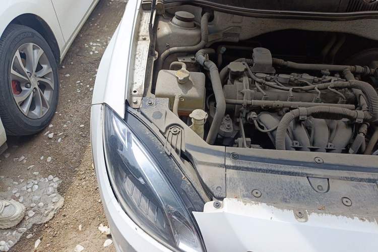 Used Brilliance H320 2012 1.5L Manual Comfort Edition Engine Bay Right