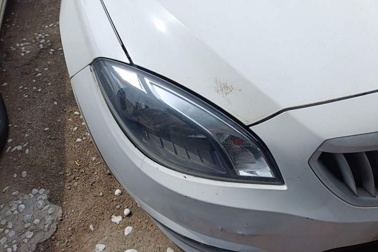 Used Brilliance H320 2012 1.5L Manual Comfort Edition Right Front Headlight