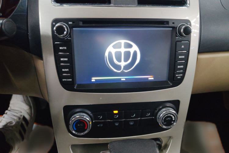 Used Brilliance H330 2013 1.5L Automatic Luxury Model Audio And AC Panel