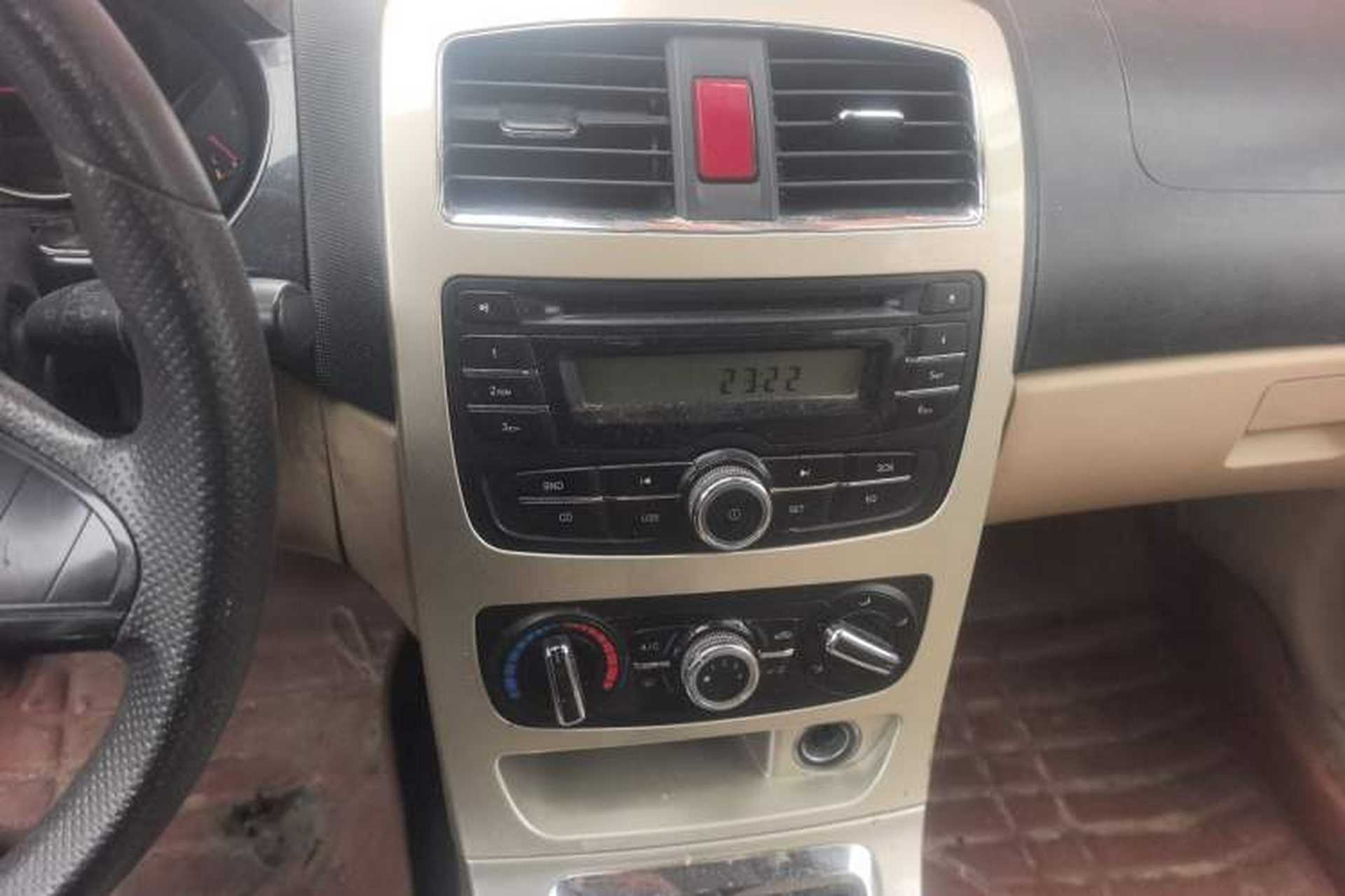 Used Brilliance H330 2013 1.5L Manual Comfort Model Audio And AC Panel