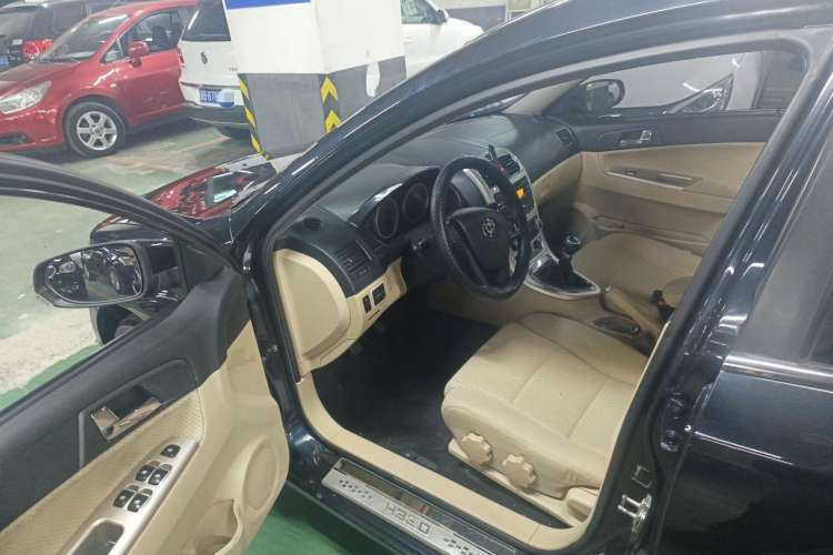 Used Brilliance H330 2013 1.5L Manual Luxury Model Driver Seat