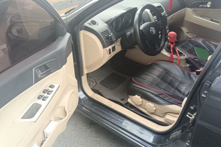 Used Brilliance H330 2013 1.5L Automatic Luxury Model Driver Seat