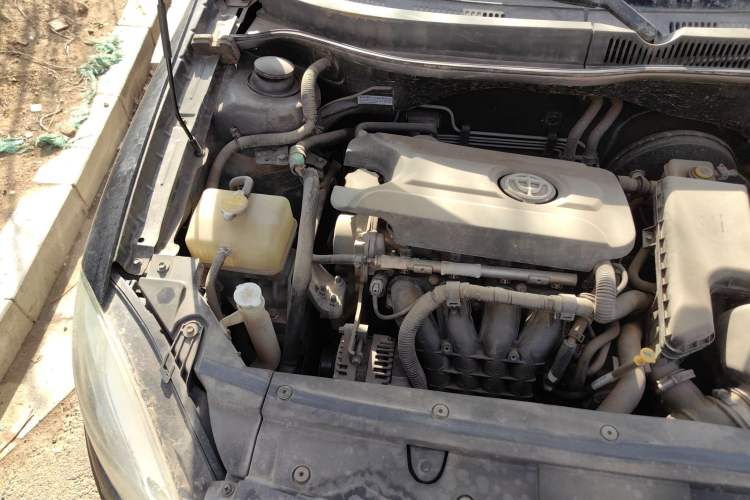 Used Brilliance H330 2013 1.5L Manual Comfort Model Engine Bay Right