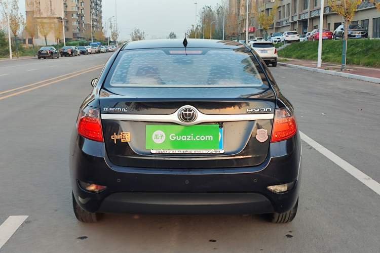 Used Brilliance H330 2013 1.5L Automatic Luxury Model Exterior 2