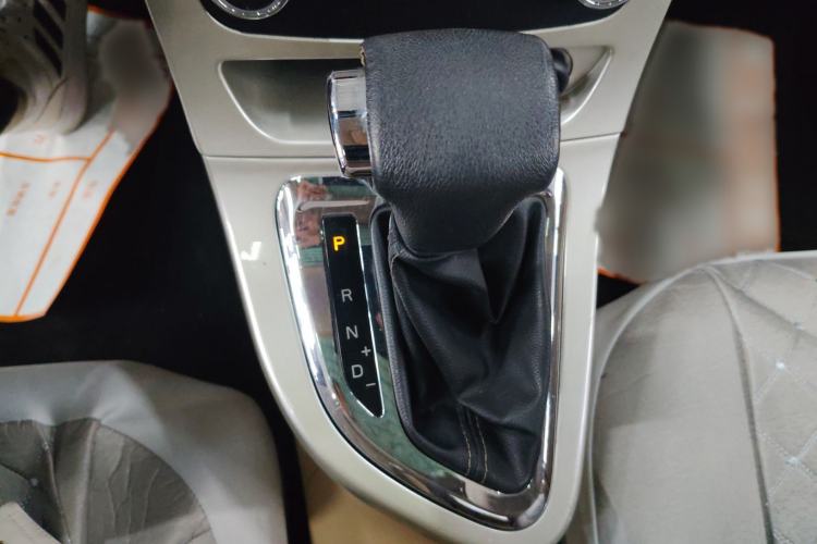 Used Brilliance H330 2013 1.5L Automatic Luxury Model Gear Lever