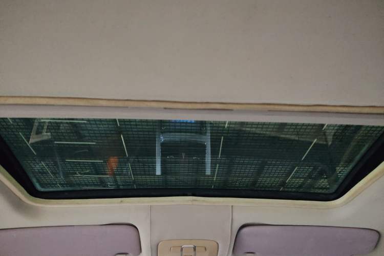 Used Brilliance H330 2013 1.5L Automatic Luxury Model Headliner