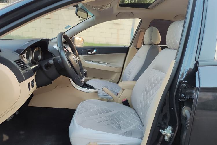 Used Brilliance H330 2013 1.5L Automatic Luxury Model Interior 2