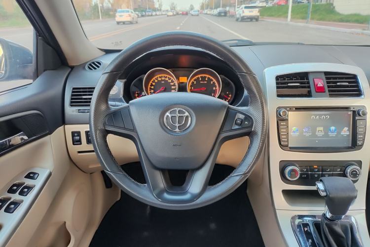 Used Brilliance H330 2013 1.5L Automatic Luxury Model Interior 4