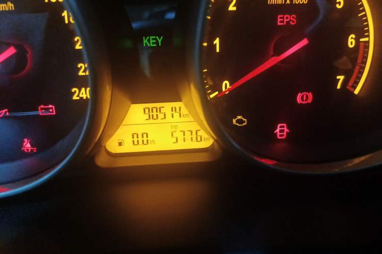 Used Brilliance H330 2013 1.5L Manual Luxury Model Odometer Close Up