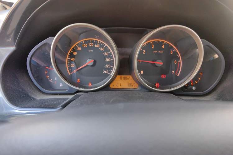 Used Brilliance H330 2013 1.5L Manual Comfort Model Odometer Close Up