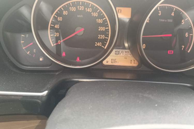 Used Brilliance H330 2013 1.5L Automatic Luxury Model Odometer Close Up
